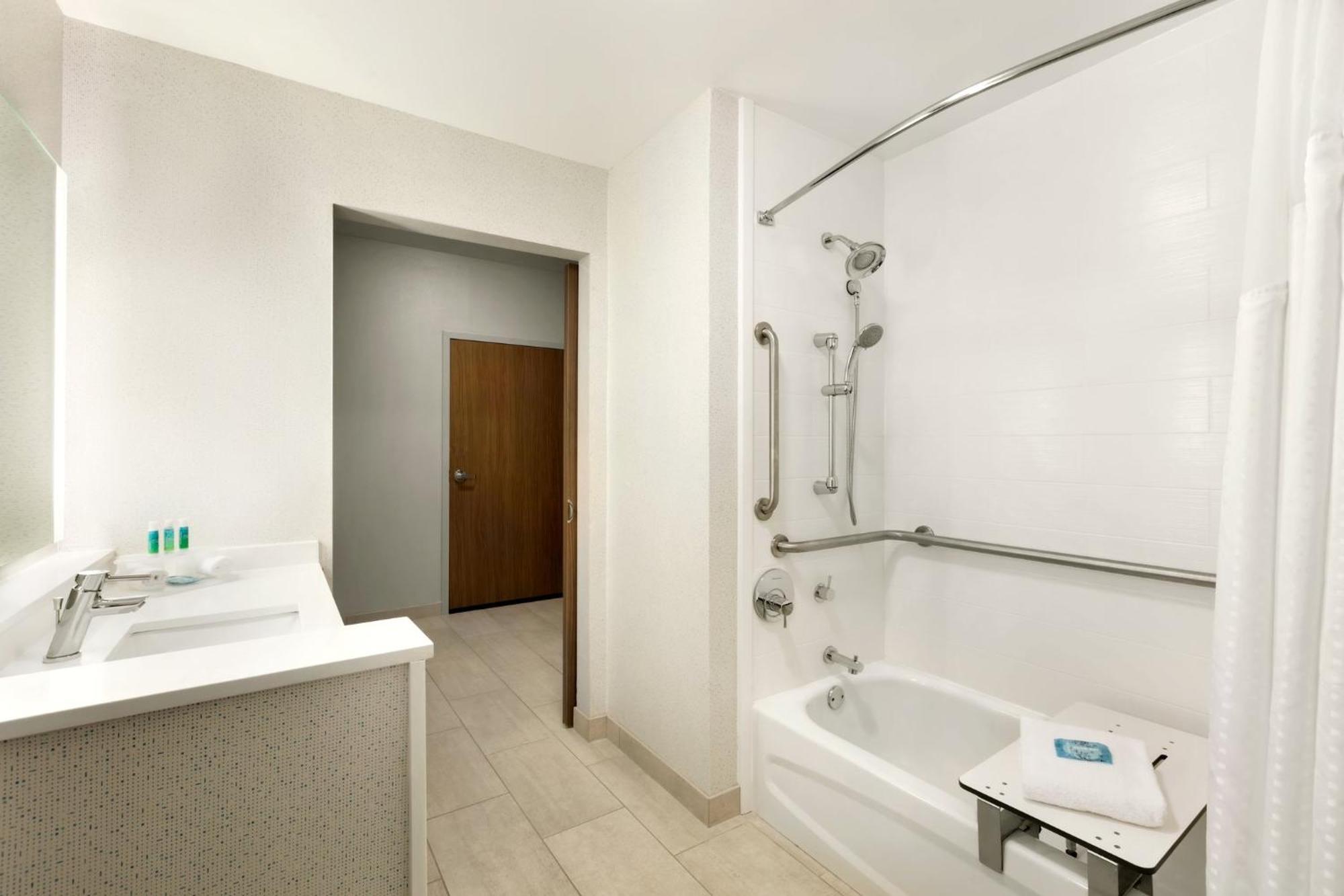 Holiday Inn Express & Suites Salisbury By Ihg Zewnętrze zdjęcie